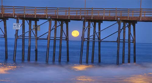 Oceanside, CA Moonset